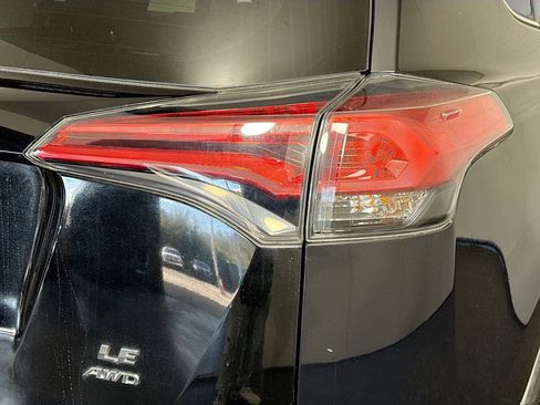 Used 2017 Toyota RAV4 LE image 33