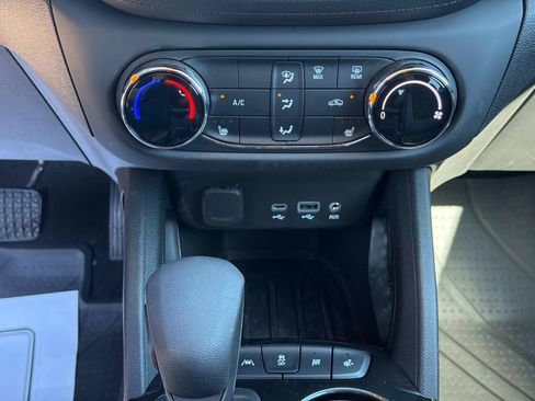 Used 2023 Chevrolet TrailBlazer LT FWD image 26