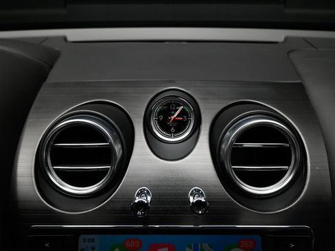 Used 2019 Bentley Bentayga AWD/4WD image 91