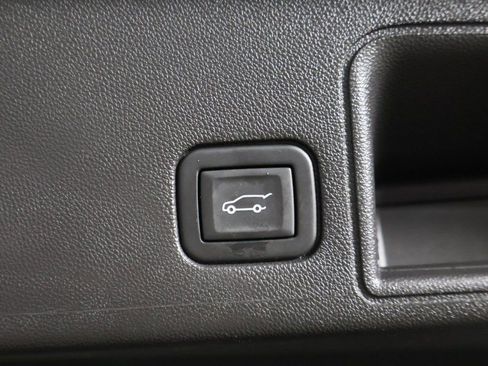 Used 2023 GMC Terrain SLT image 20