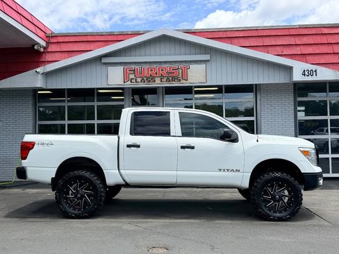 Used 2017 Nissan Titan S AWD/4WD image 2