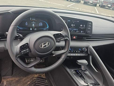 Used 2026 Hyundai Elantra Sport FWD image 7