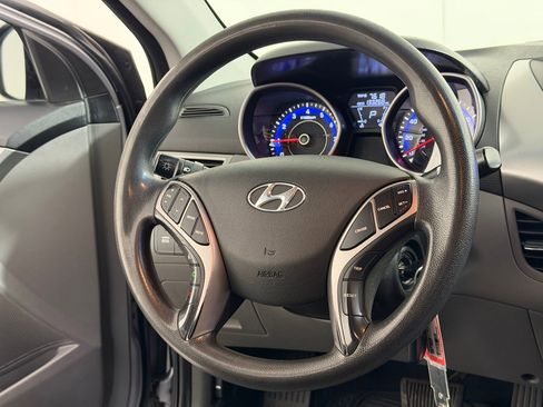 Used 2013 Hyundai Elantra GLS w/ Preferred Pkg FWD image 16