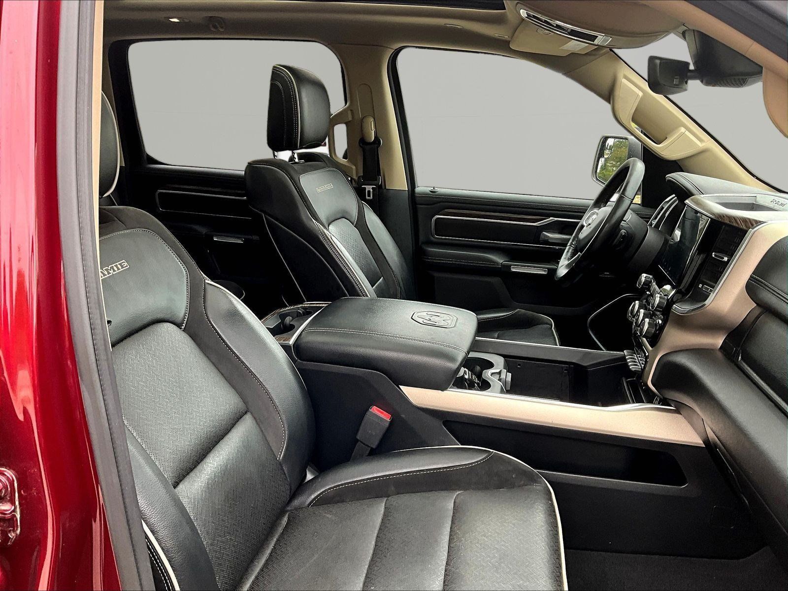 Used 2019 RAM 1500 Laramie AWD/4WD image 29