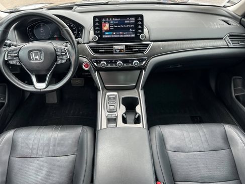 Used 2018 Honda Accord Touring image 13