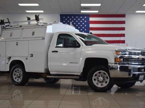 Used 2016 Chevrolet Silverado 3500 W/T RWD image 2