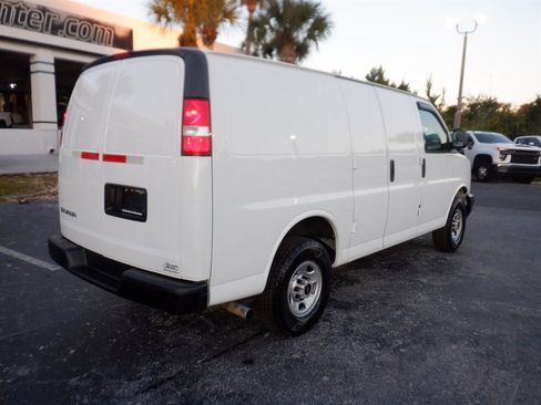 Used 2023 GMC Savana 2500 w/ Driver Convenience Package image 9