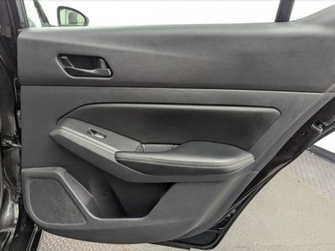 Used 2025 Nissan Altima 2.5 SV FWD image 19