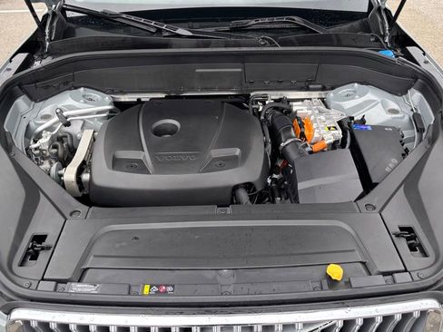 Certified 2025 Volvo XC90 T8 Plus w/ Protection Package Premier AWD/4WD image 29