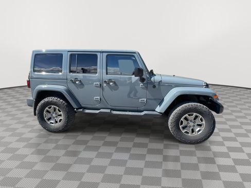 Used 2014 Jeep Wrangler Unlimited Sahara w/ Max Tow Package AWD/4WD image 9