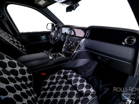 Used 2026 Rolls-Royce Cullinan image 31