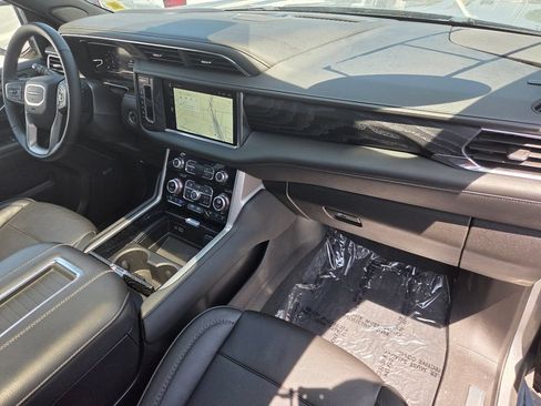 Used 2023 GMC Yukon XL Denali AWD/4WD image 28