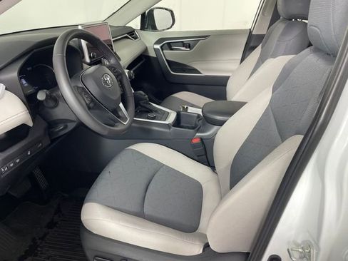 Used 2025 Toyota RAV4 XLE w/ Convenience Package image 2