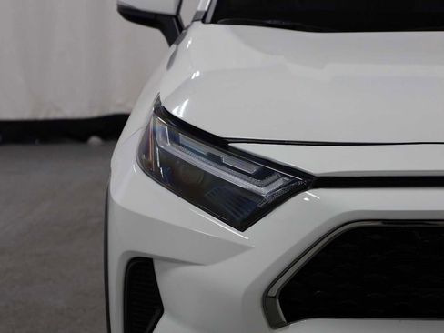 Used 2024 Toyota RAV4 SE image 15