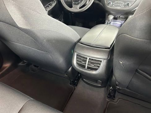 Used 2023 Chevrolet Malibu LT image 13