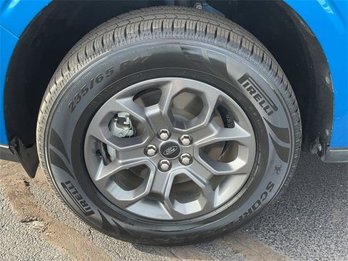 Used 2022 Ford Maverick XLT image 9