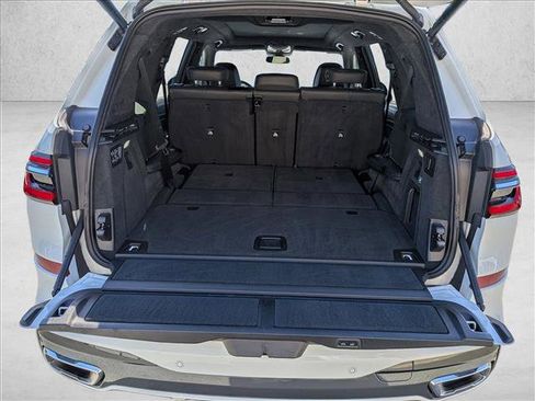 Used 2023 BMW X7 xDrive40i w/ Executive Package AWD/4WD image 6