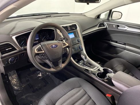 Used 2014 Ford Fusion SE image 11