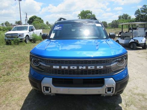 Used 2025 Ford Bronco Sport Badlands AWD/4WD image 2
