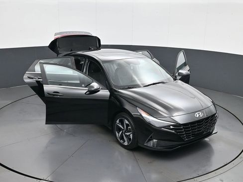 Certified 2023 Hyundai Elantra Limited image 29