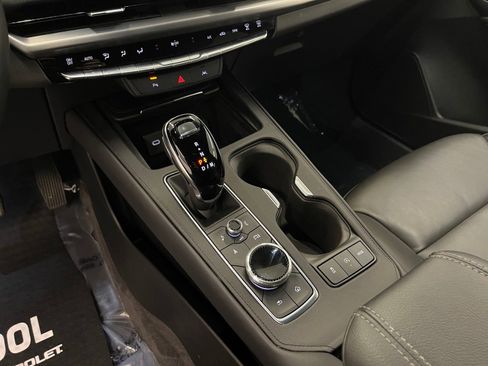 Used 2025 Cadillac XT4 Premium Luxury image 17