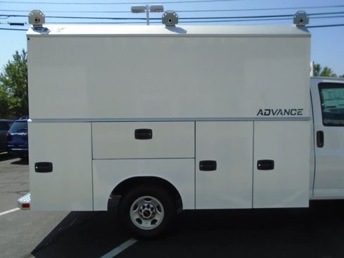 New 2025 GMC Savana 3500 w/ Power Convenience Package image 5