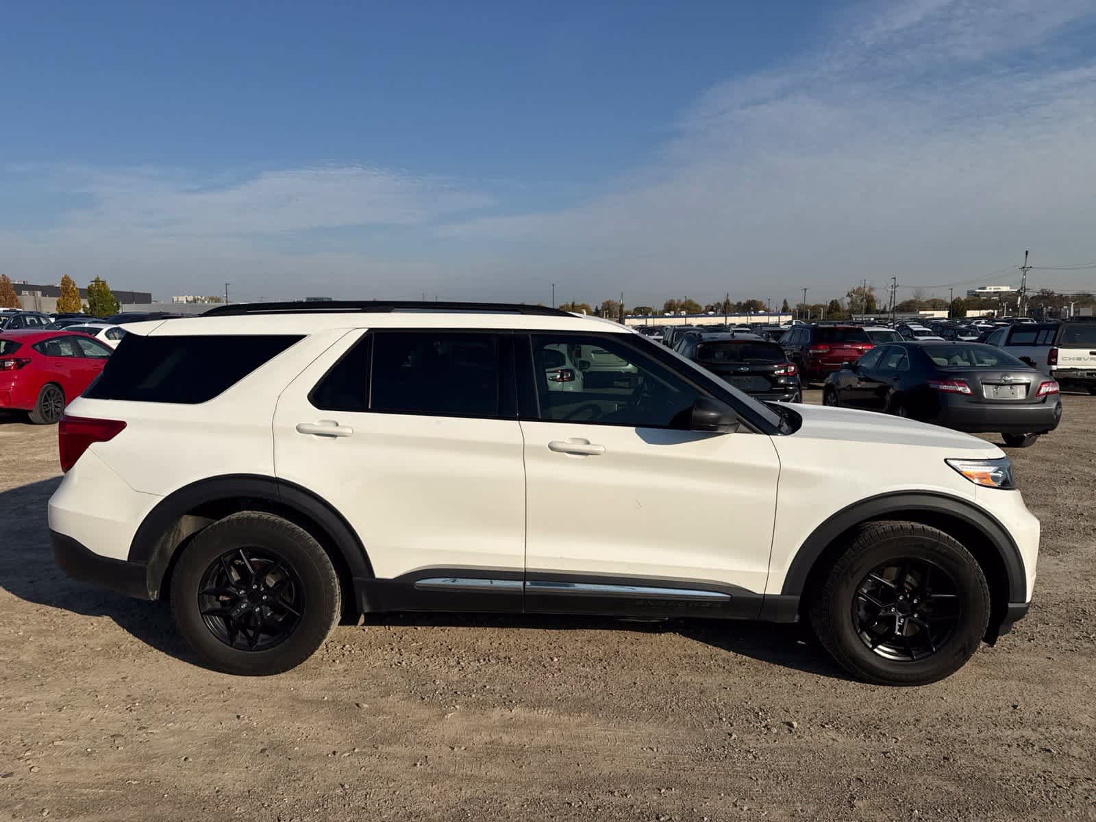 Used 2021 Ford Explorer XLT w/ Equipment Group 202A AWD/4WD image 9