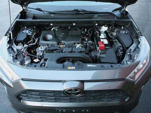 Used 2021 Toyota RAV4 XLE image 7