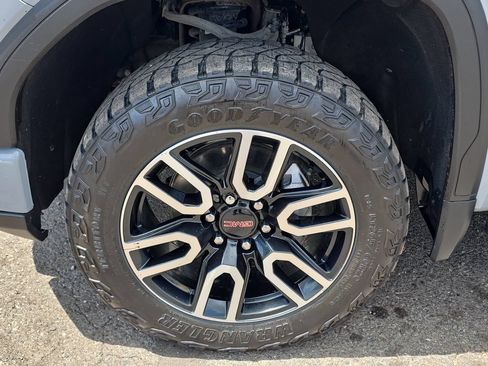 Used 2024 GMC Sierra 1500 AT4 w/ Technology Package AWD/4WD image 35