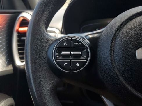 Used 2023 Kia Soul LX w/ LX Technology Package FWD image 23