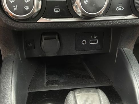 Used 2025 Nissan Versa SV FWD image 22