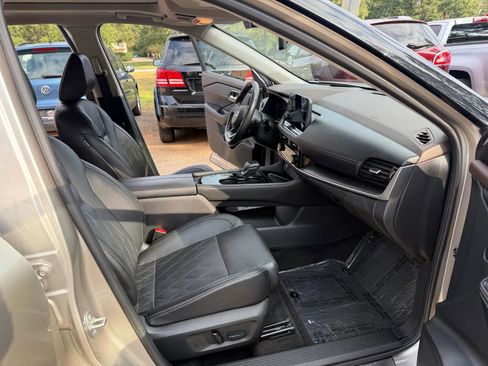 Used 2022 Nissan Rogue Platinum w/ Head-Up Display Package image 10