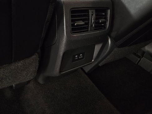 Used 2022 Nissan Rogue SV w/ SV Premium Package image 25