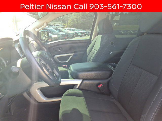 Certified 2018 Nissan Titan SV w/ SV Convenience Package RWD image 9