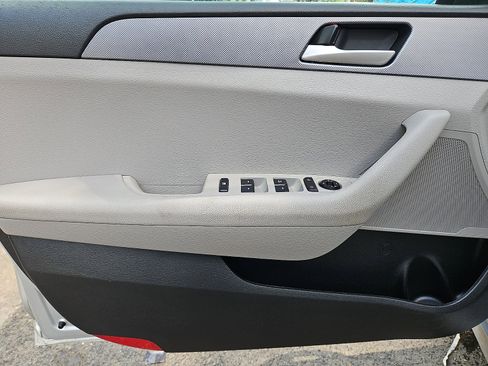 Used 2019 Hyundai Sonata SE FWD image 13
