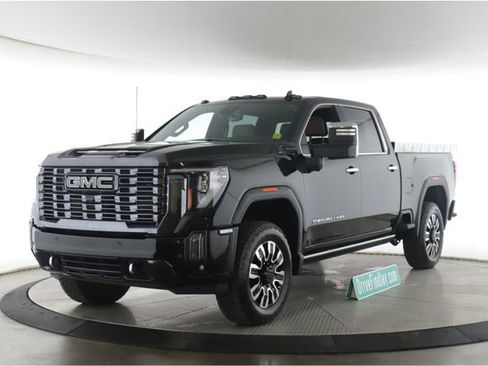 Used 2024 GMC Sierra 2500 Denali Ultimate AWD/4WD image 10