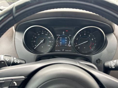 Used 2017 Jaguar F-PACE Prestige image 19