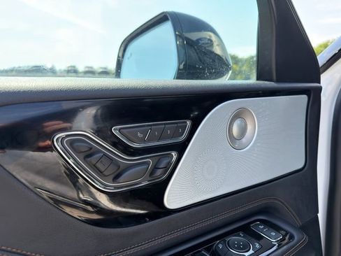 Used 2025 Lincoln Aviator Black Label w/ Black Label Special Edition AWD/4WD image 24