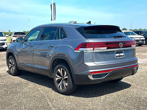 Used 2024 Volkswagen Atlas Cross Sport SE FWD image 6