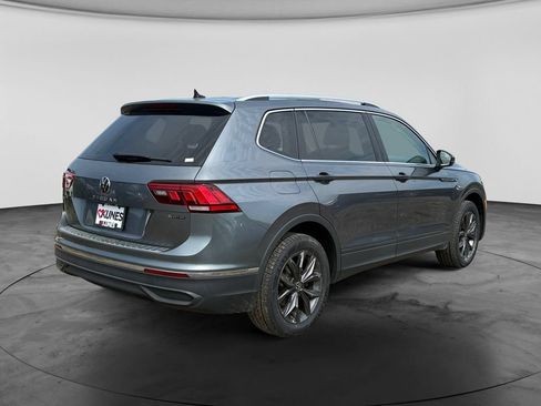 Used 2023 Volkswagen Tiguan SE AWD/4WD image 9