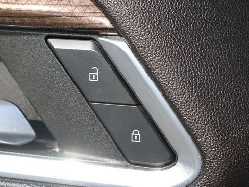 Used 2023 Chevrolet Silverado 1500 LT AWD/4WD image 18