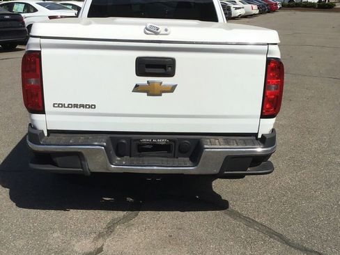 Used 2019 Chevrolet Colorado W/T w/ WT Convenience Package RWD image 4