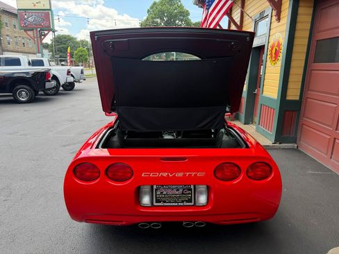 Used 1999 Chevrolet Corvette Coupe w/ Memory Pkg RWD image 16