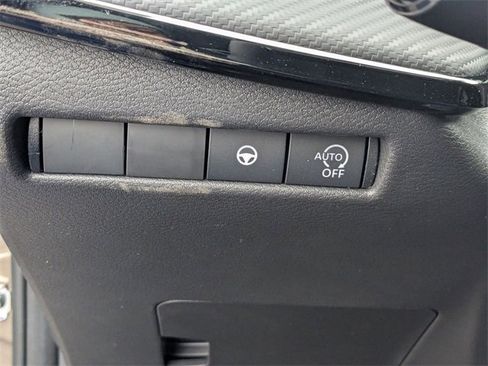 New 2026 Nissan Kicks SR image 16