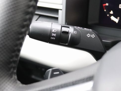 Used 2025 Mitsubishi Outlander AWD image 5