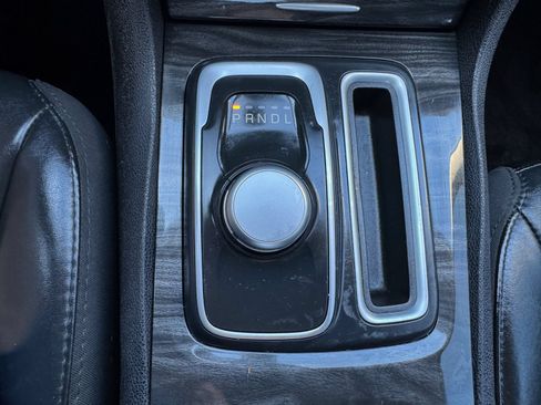 Used 2017 Chrysler 300 Limited AWD/4WD image 26
