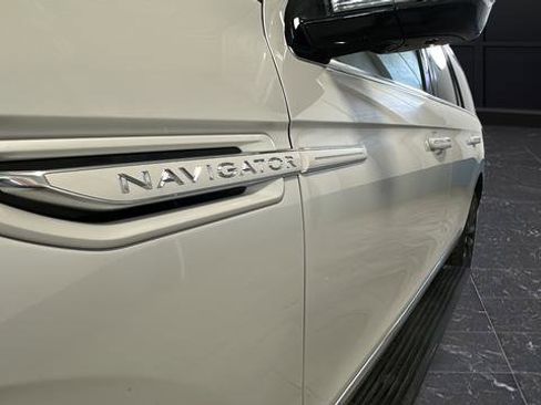 Used 2020 Lincoln Navigator Reserve w/ Equipment Group 208A Reserve AWD/4WD image 9