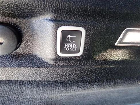 Used 2021 Jeep Grand Cherokee L Summit w/ Advanced Protech Group IV AWD/4WD image 9