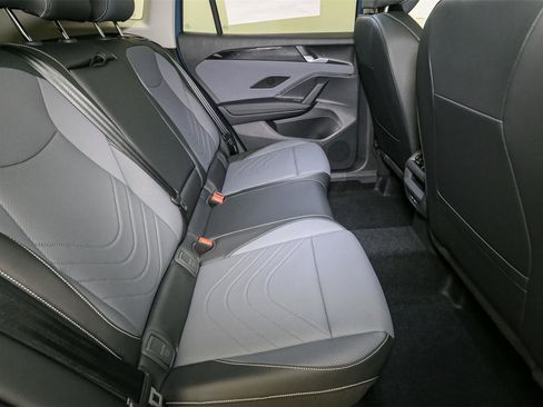 New 2026 Volkswagen Tiguan SE image 16