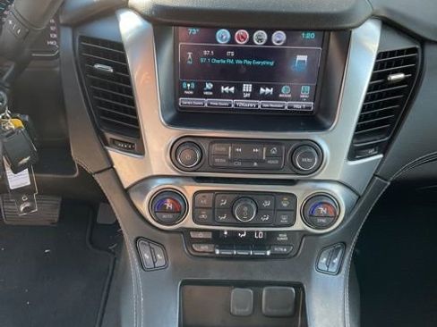 Used 2019 Chevrolet Suburban LT image 16